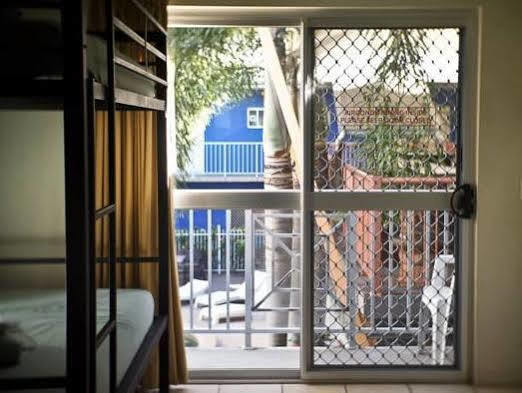 Mad Monkey Jungle Hostel Cairns Bagian luar foto